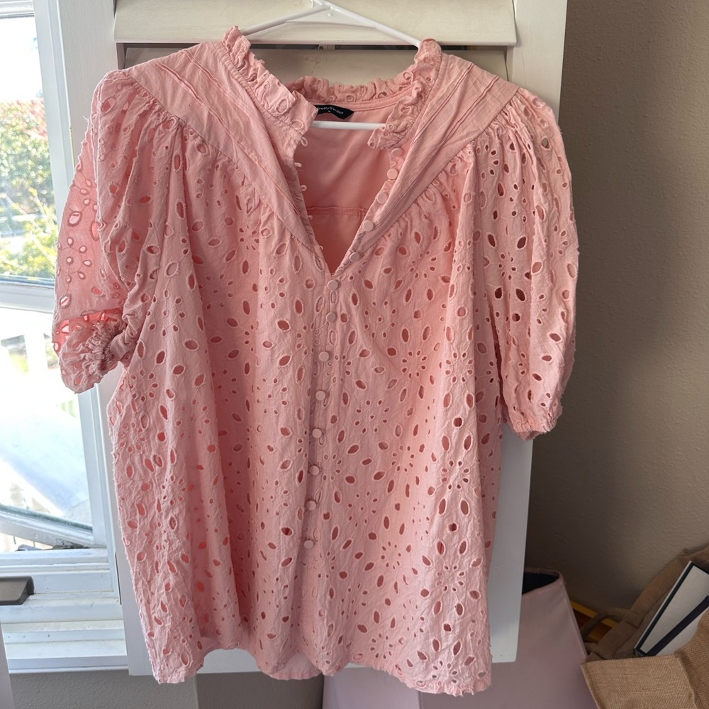 Eyelet top!